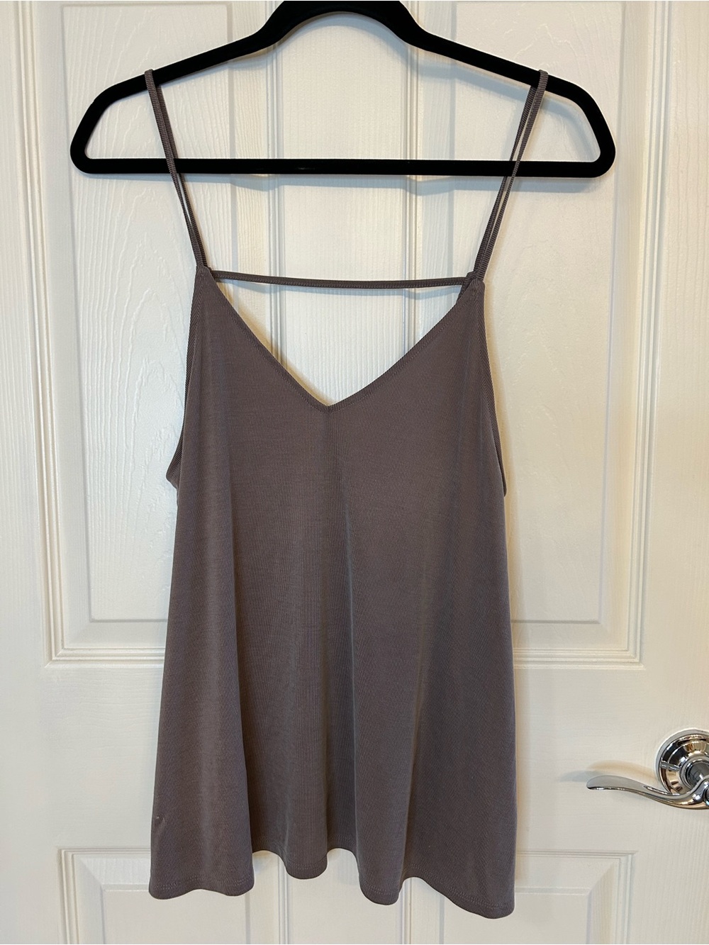 silence + noise Taupe V-Neck Spaghetti Strap Cami (Bin 078)